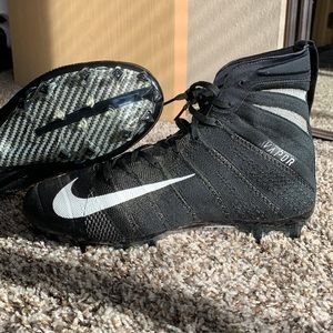 Nike Flyknit football cleats NEW